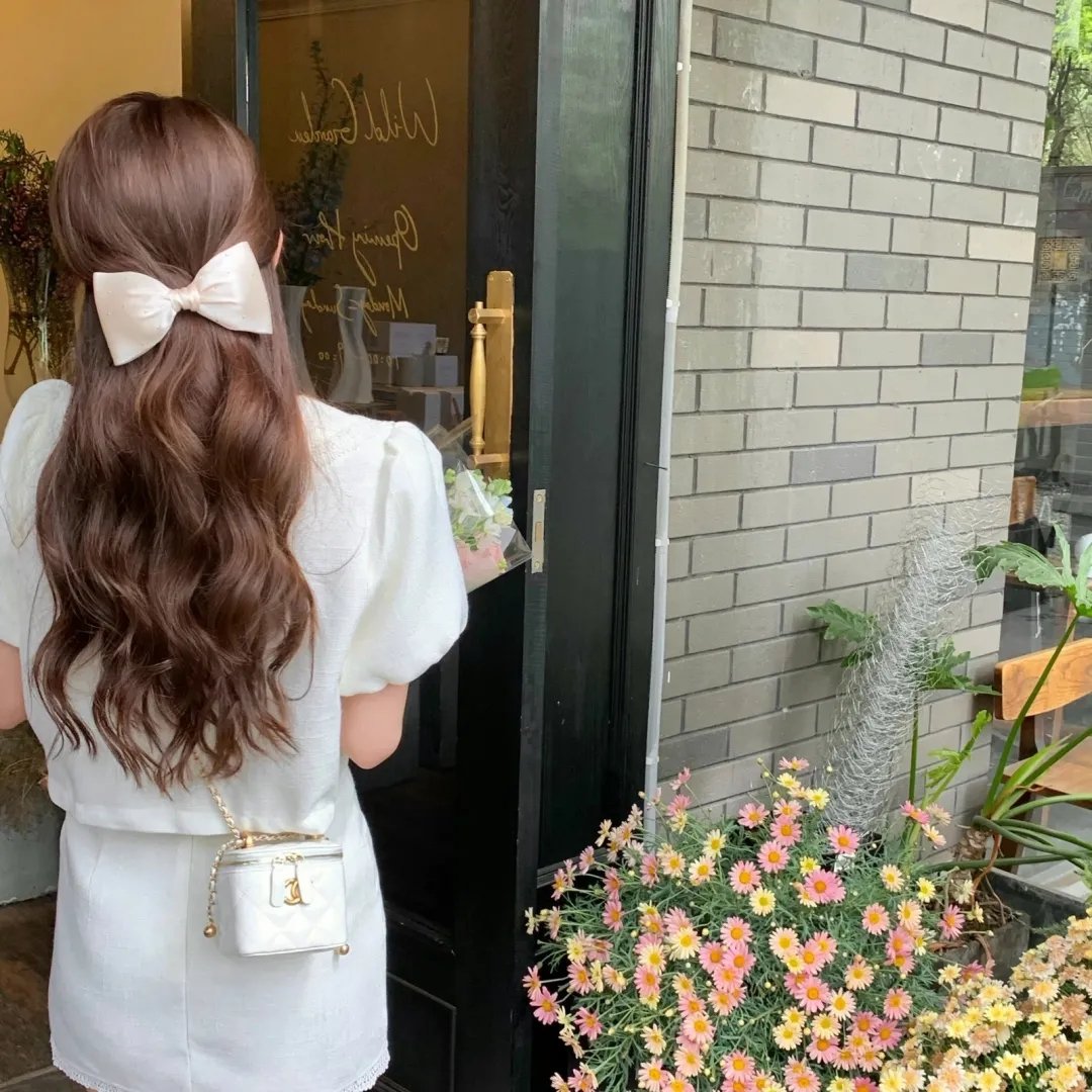 艳阳春色